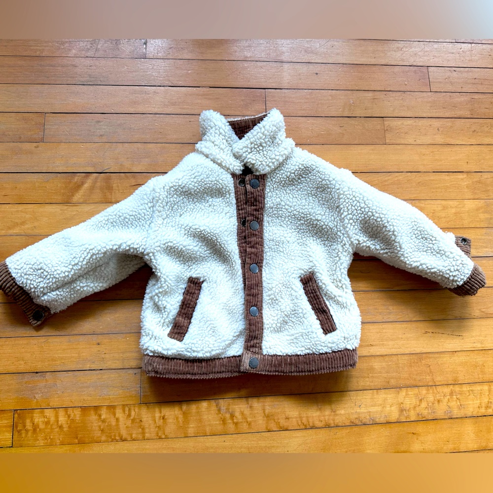 Zara Reversible Courdoroy/ faux Sherpa Fleeve Jacket with snap buttons - Picture 2 of 4